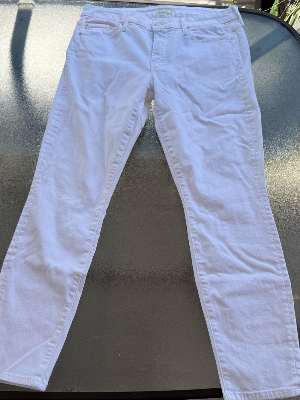 MOTHER “The Looker Crop” jeans